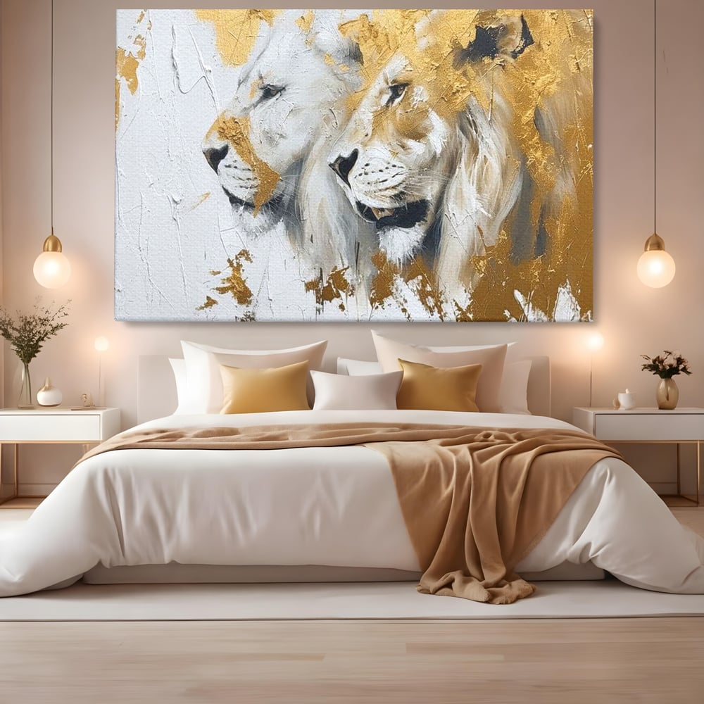 Tablou canvas cu tablou canvas cu doi lei si accente aurii, fara rama, pe sasiu de lemn, pe perete intr-un dormitor